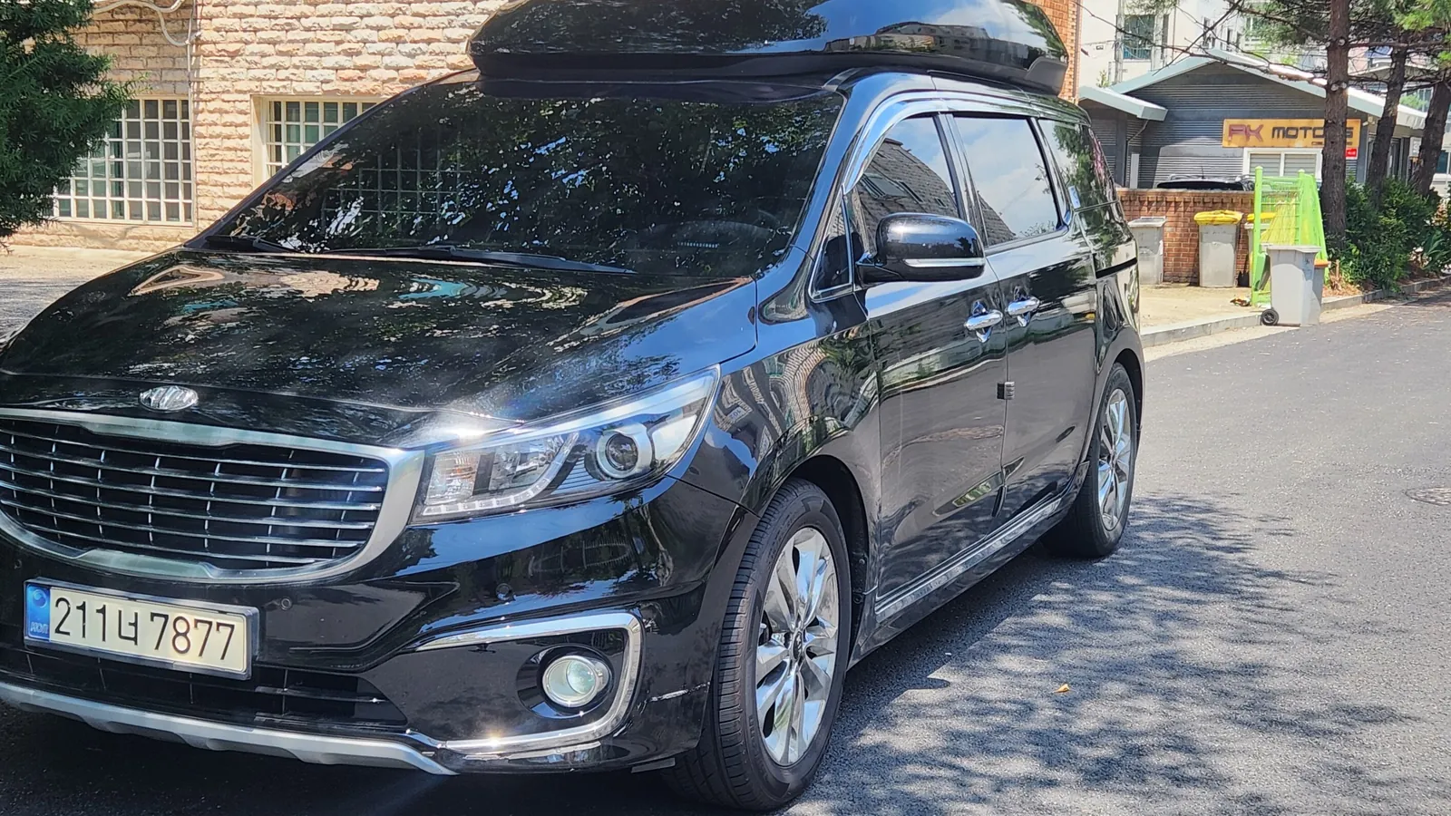 Kia Carnival 2015 photo 4