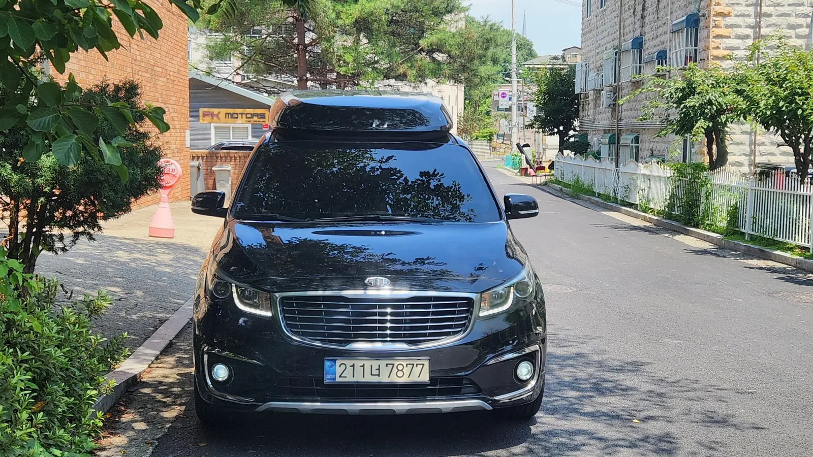 Kia Carnival 2015 photo 2