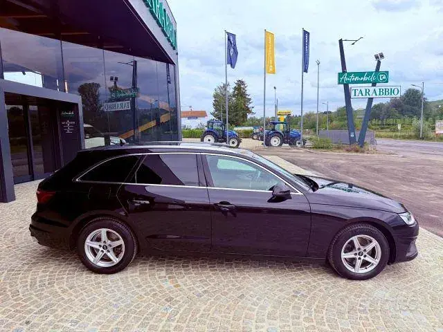 Audi A4 2022 photo 4