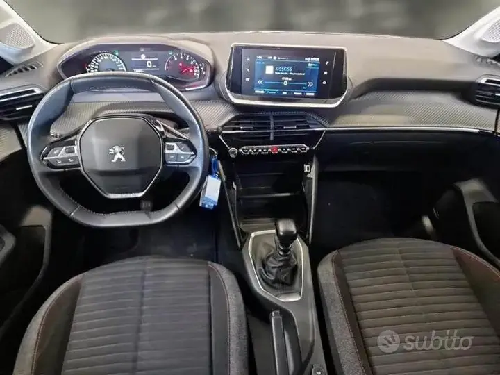 Peugeot 208 2022 photo 3