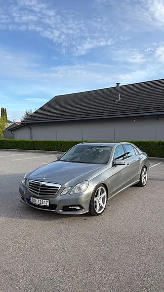 Mercedes-Benz E200 D 2010 photo 2