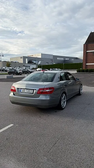 Mercedes-Benz E200 D 2010 photo 3