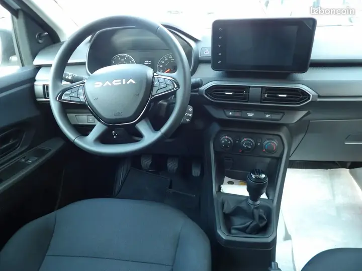 Dacia Sandero 2024 photo 3