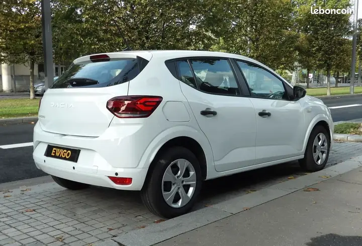 Dacia Sandero 2024 photo 2