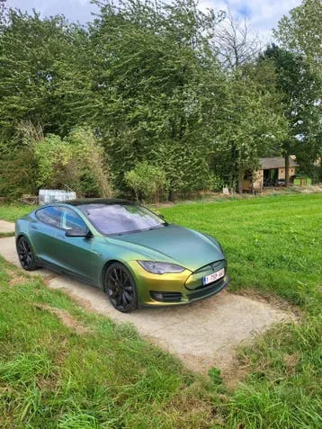 Tesla S