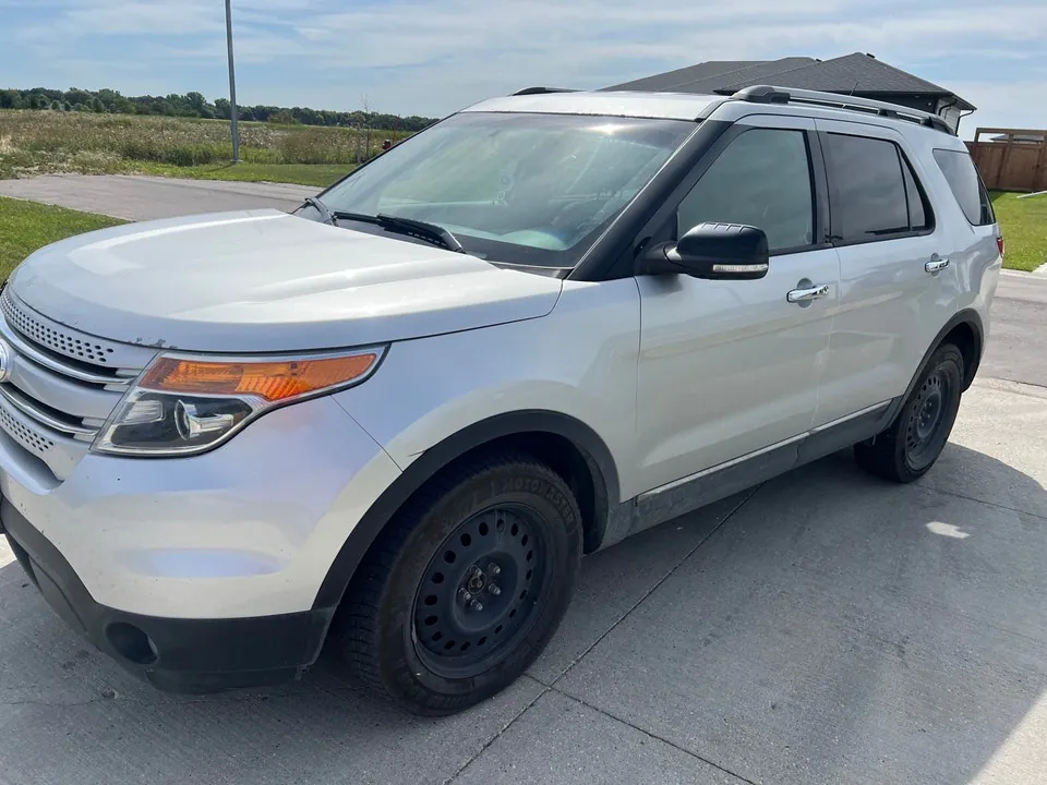 Ford Explorer 2014 photo 2