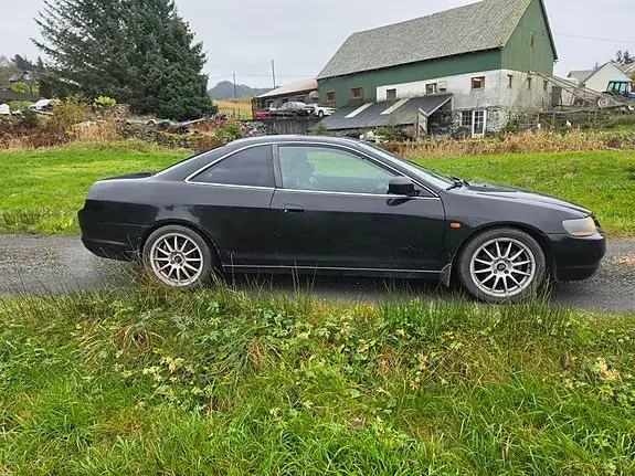 Honda Accord 2000 photo 2
