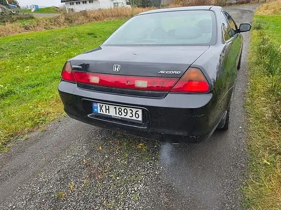 Honda Accord 2000 photo 3