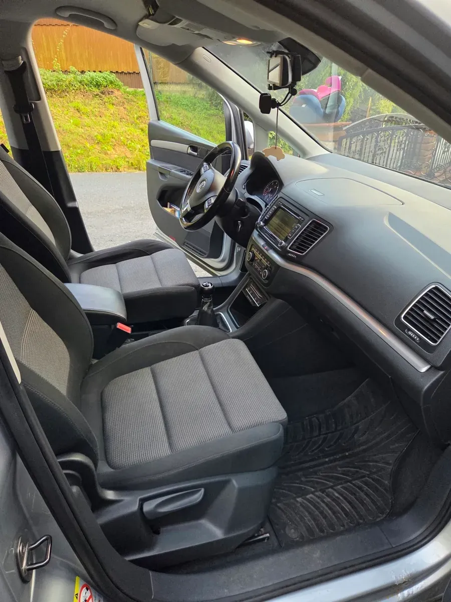 Volkswagen Sharan 2011 photo 3