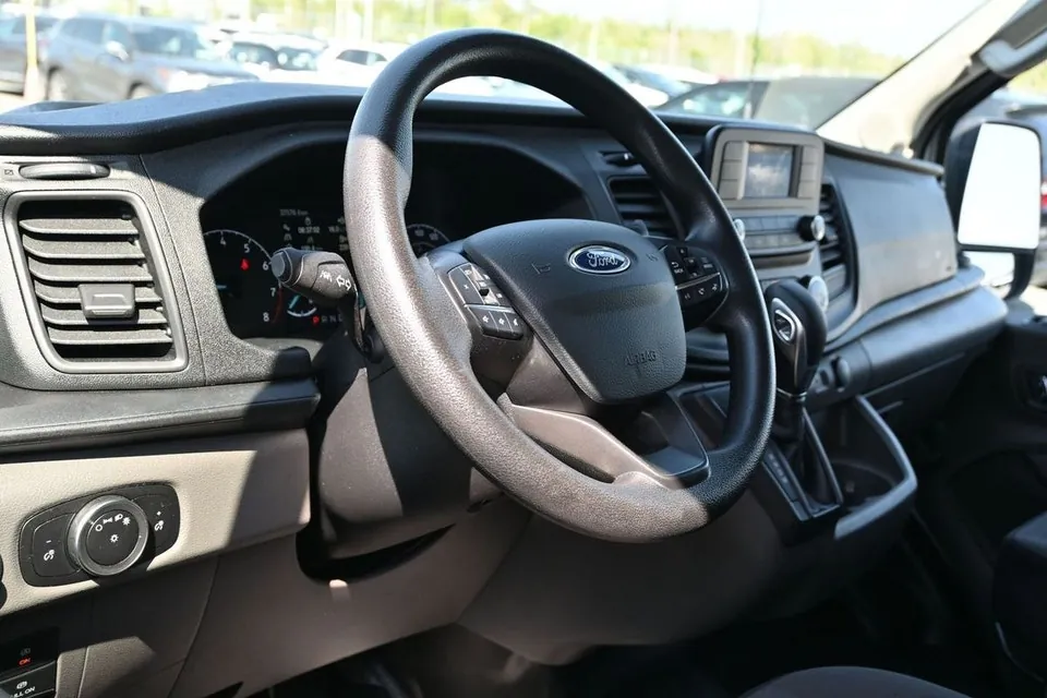 Ford Transit 2024 photo 3