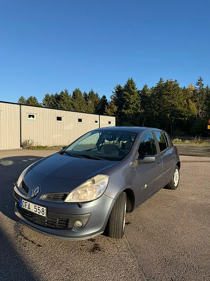 Renault Clio 2006 photo 4