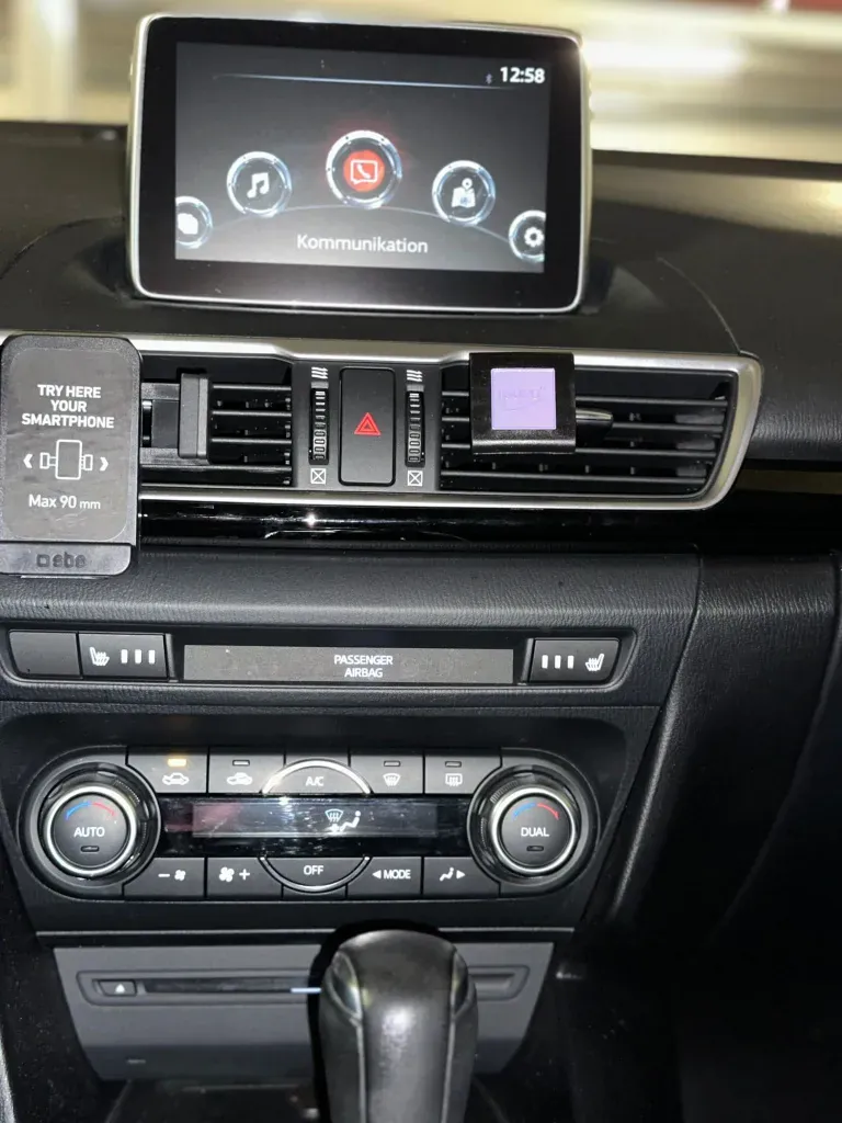 Mazda Mazda3 2016 photo 3