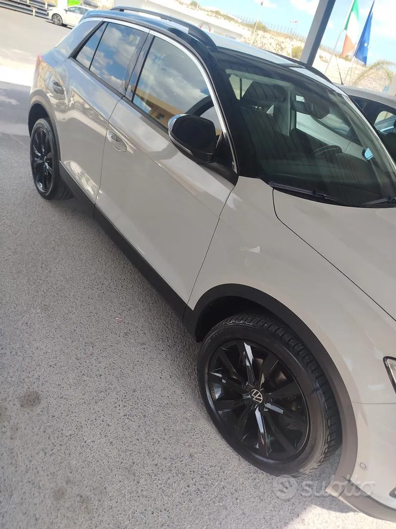 Volkswagen T-Roc 2023 photo 3