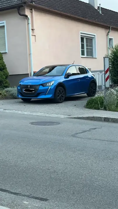 Peugeot 208 2021 photo 3