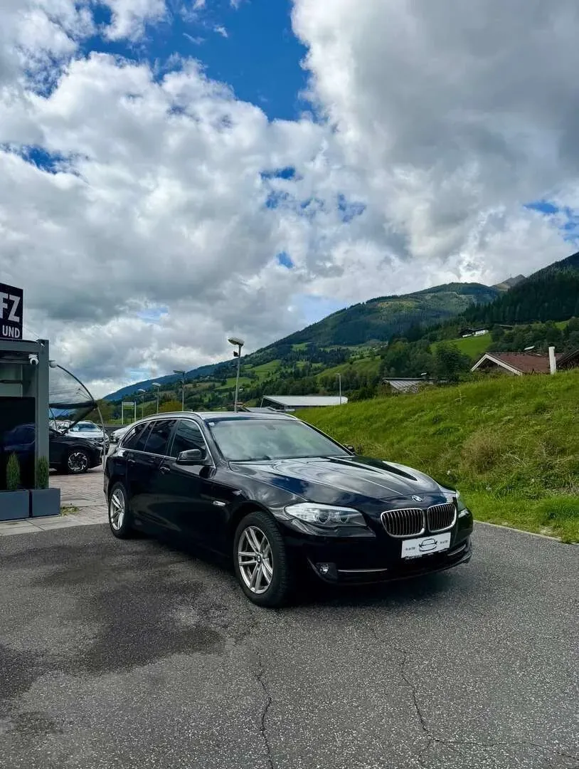 BMW 5 Series Touring 2012 photo 3
