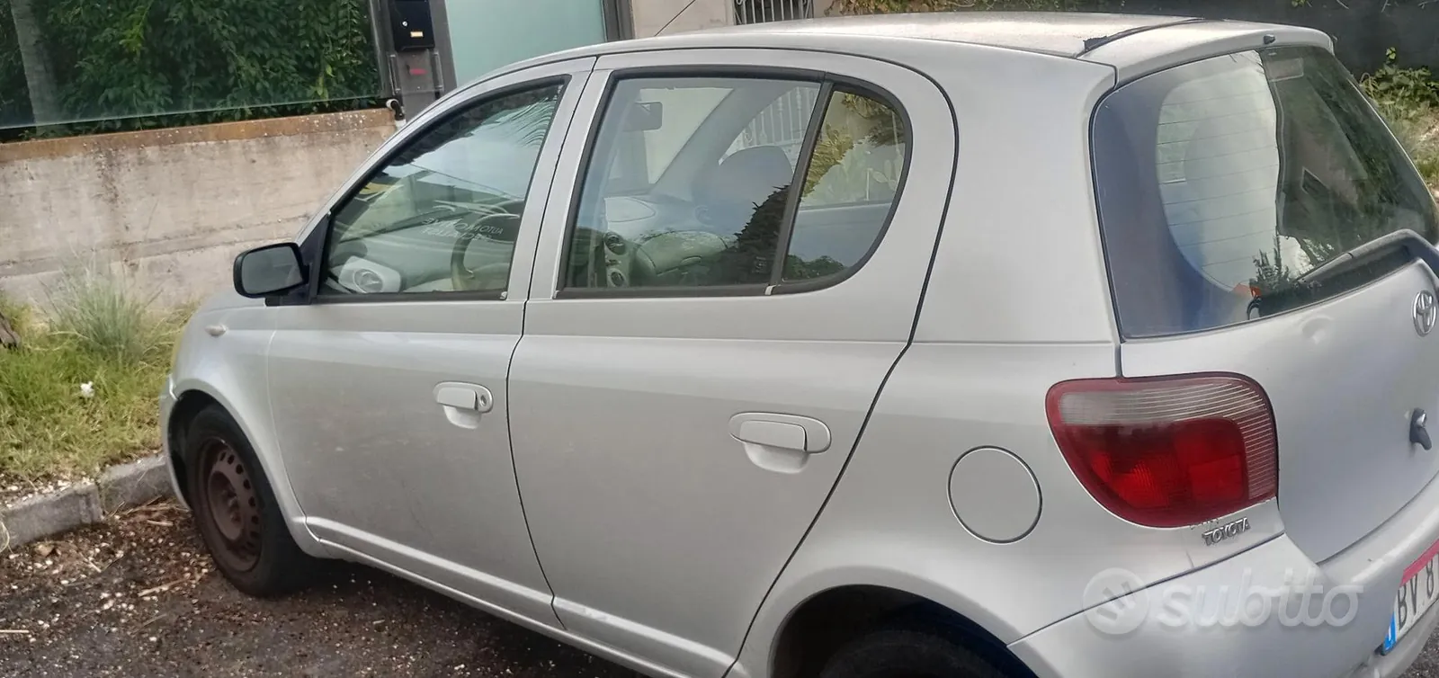 Toyota Yaris 2001 photo 2