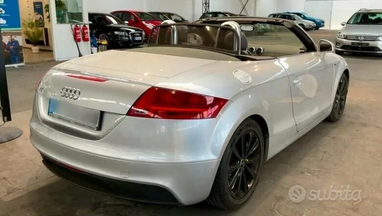 Audi Tt Roadster 2011 photo 4
