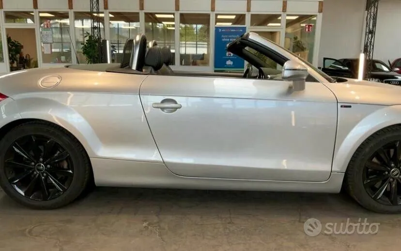 Audi Tt Roadster 2011 photo 2