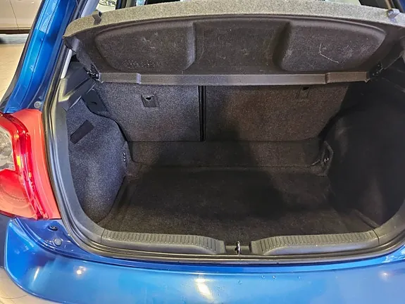 Toyota Auris 2010 photo 5