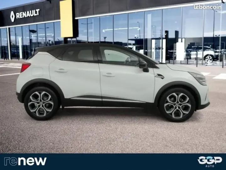 Renault Captur 2023 photo 3