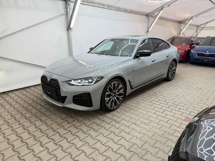 BMW M440I