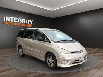 Toyota Estima 2004 photo 2