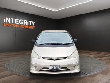 Toyota Estima 2004 photo 3