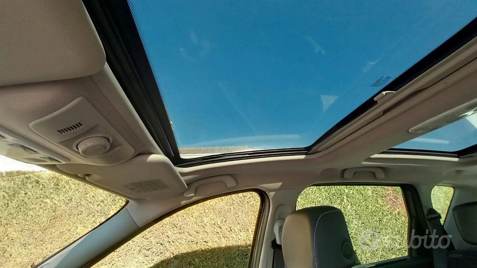 Renault Scenic 2014 photo 2