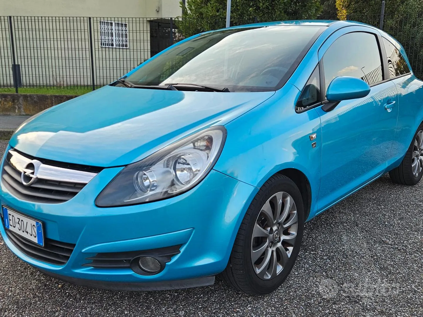 Opel Corsa 2010 photo 2