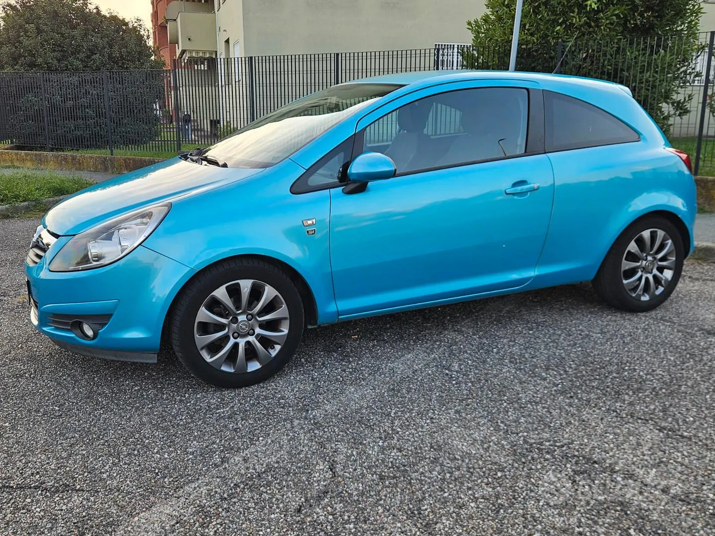Opel Corsa 2010 photo 3