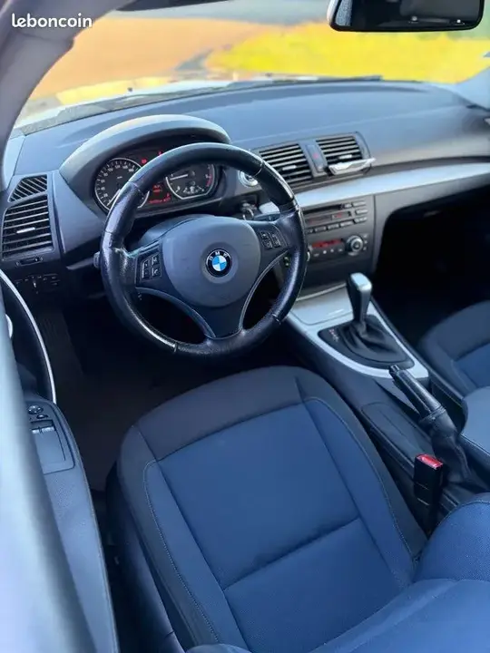 BMW 1 Series 2010 photo 2
