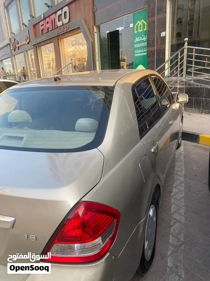 Nissan Tiida 2011 photo 3