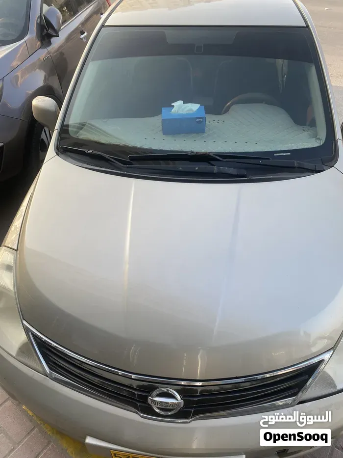 Nissan Tiida 2011 photo 4