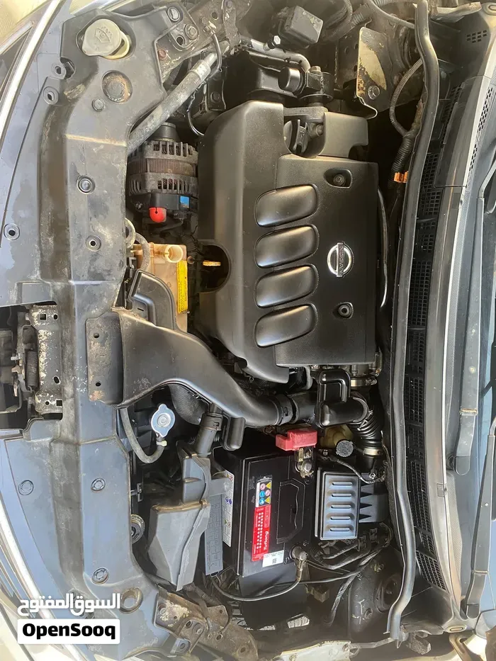 Nissan Tiida 2011 photo 2