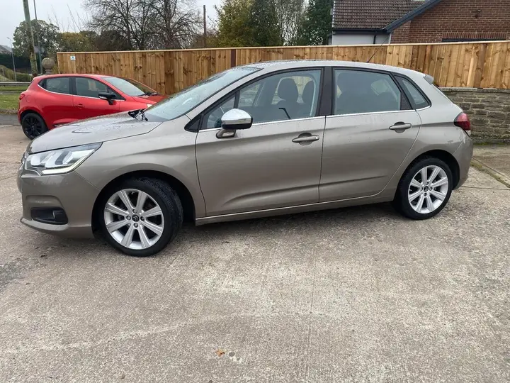 Citroen C4 2015 photo 2