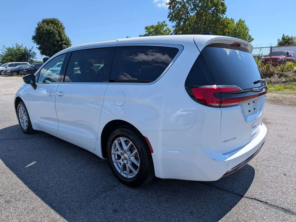 Chrysler Pacifica 2024 photo 5