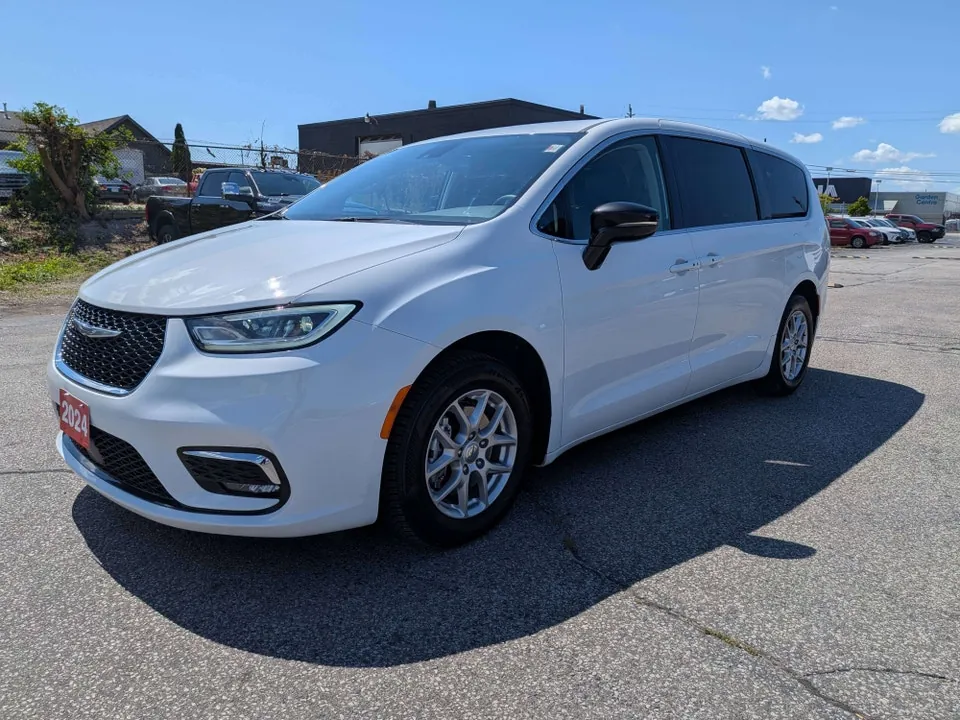 Chrysler Pacifica 2024 photo 3