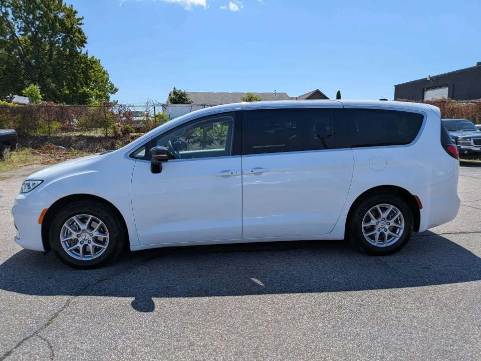 Chrysler Pacifica 2024 photo 4