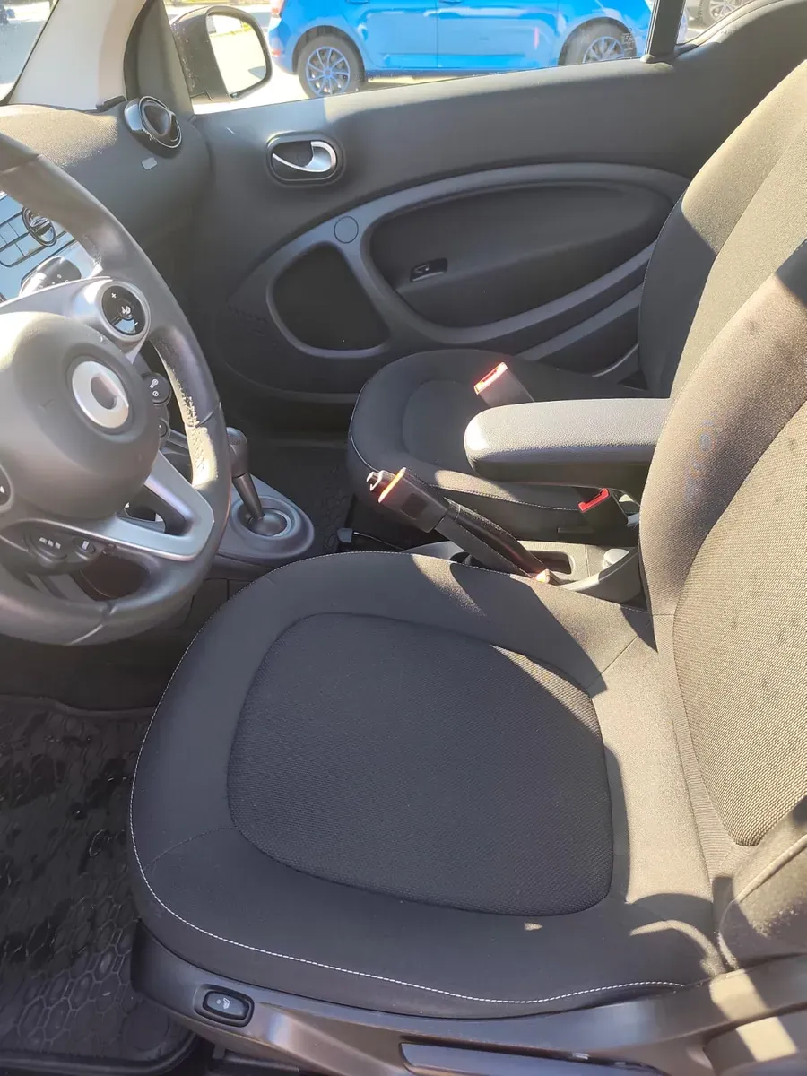 Smart Fortwo 2019 photo 2