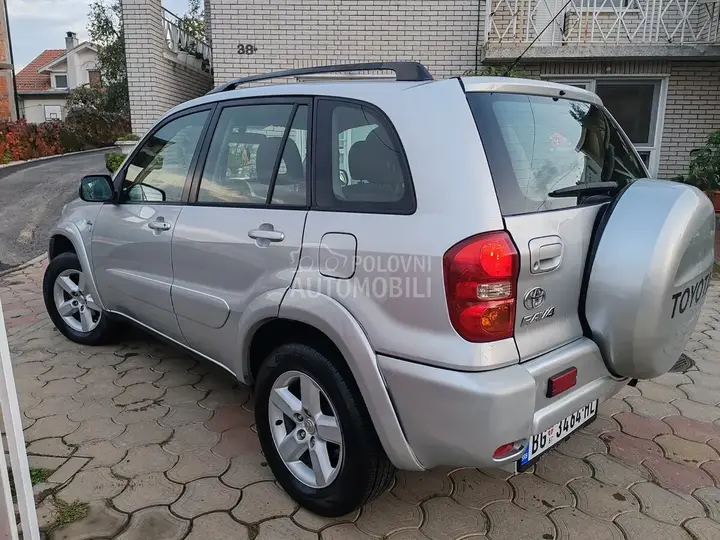 Toyota Rav4 2004 photo 3