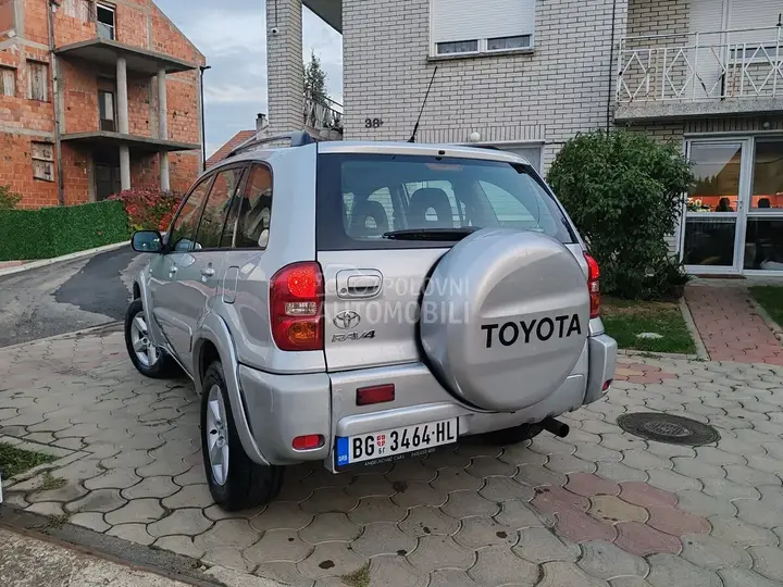 Toyota Rav4 2004 photo 4