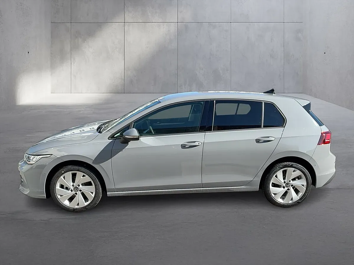Volkswagen Golf 2026 photo 2