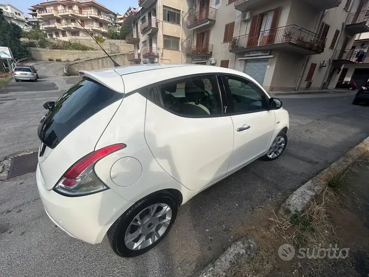 Lancia Ypsilon 2016 photo 3