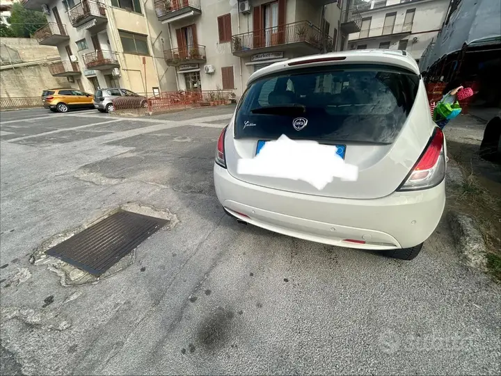 Lancia Ypsilon 2016 photo 2