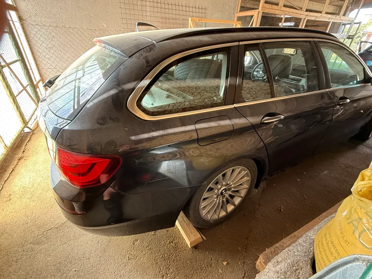 BMW 5 Series 2010 photo 2
