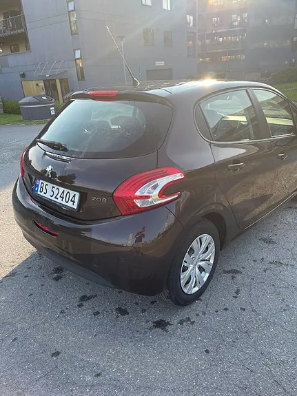 Peugeot 208 2012 photo 5