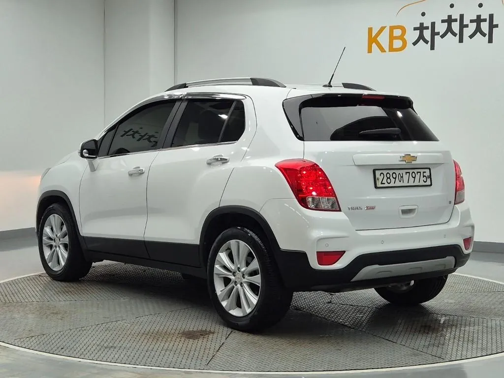 Chevrolet Track 2019 photo 2