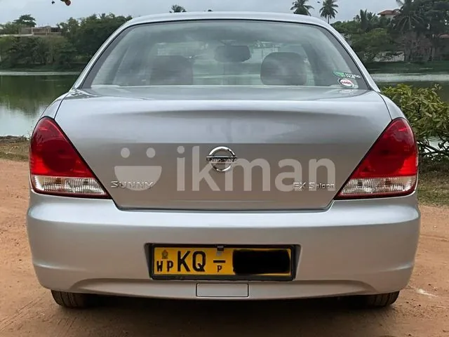 Nissan Sunny 2011 photo 4