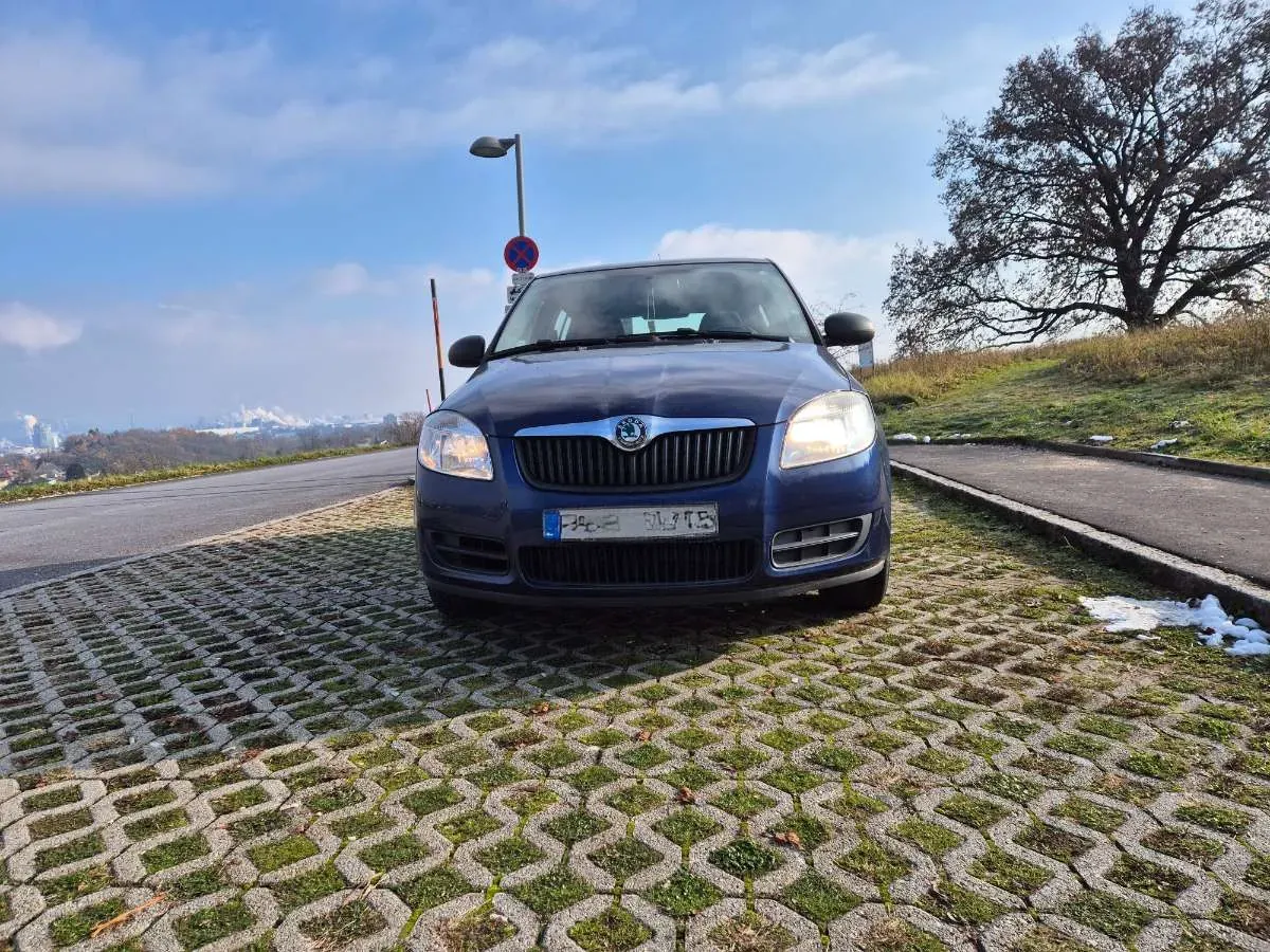 Skoda Fabia 2008 photo 3