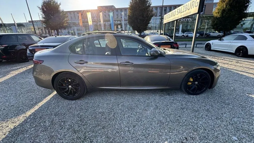 Alfa Romeo Giulia 2017 photo 3
